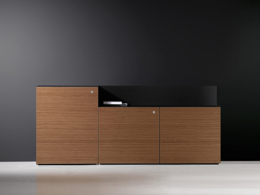 Armoire basse design avec portes battantes UNIKA, fabriqué en Espagne