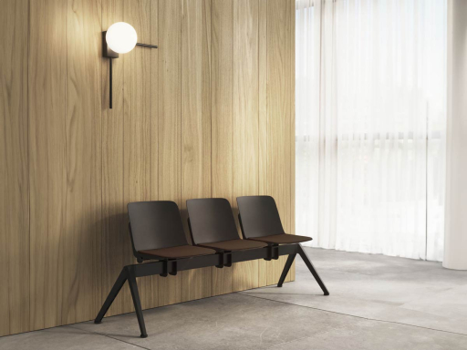 Banc d'attente pour 2 à 5 places BOW en polypropylène et assise tapissée, fabrication espagnole