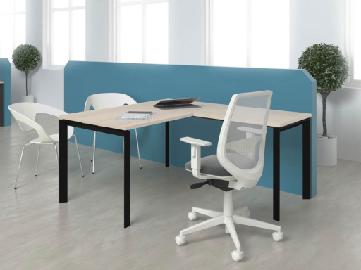 Bureau opératif en angle