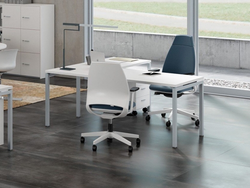 Bureau contemporain avec retour secrétaire pratique