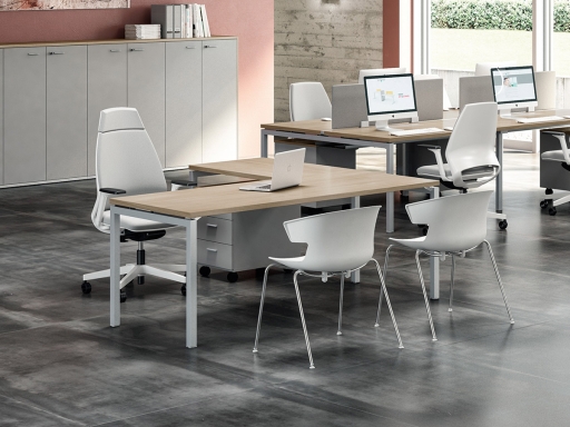 Bureau contemporain avec retour secrétaire pratique