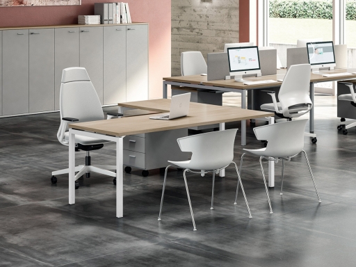 Bureau contemporain avec retour secrétaire pratique