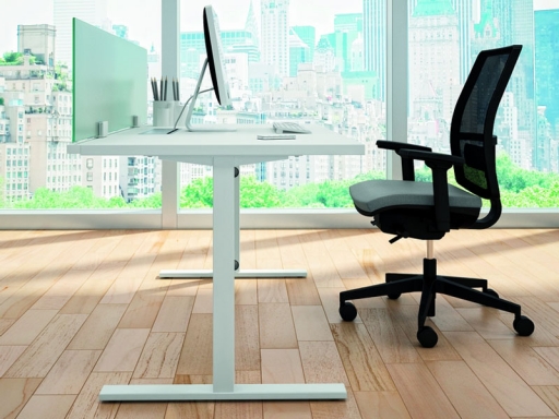 Bureau individuel QUATRO, fabriqué en Italie. Bureau individuel contemprorain