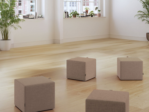 Pouf carré en tissu BEJA, fabriqué en Espagne