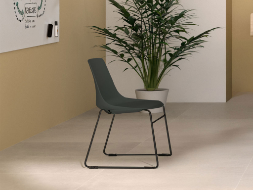 Chaise polyvalente RYAN avec pied traineau, fabriqué en France