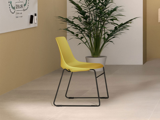 Chaise polyvalente RYAN avec pied traineau, fabriqué en France