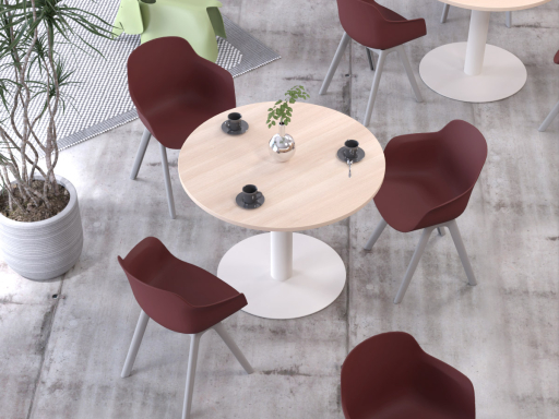 Lot de 2 chaises polyvalentes sur structure polypropylène XILO, fabriqué en Espagne