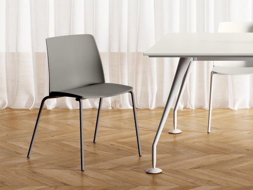 Lot de 2 ou 4 chaises polyvalentes MANIA, fabrication italienne