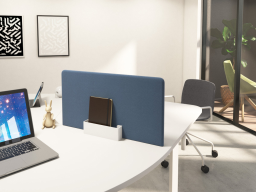 Cloisonnette acoustique autoportante pour bench INDEX