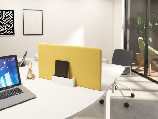 Cloisonnette acoustique autoportante pour bench INDEX