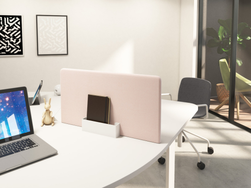 Cloisonnette acoustique autoportante pour bench INDEX