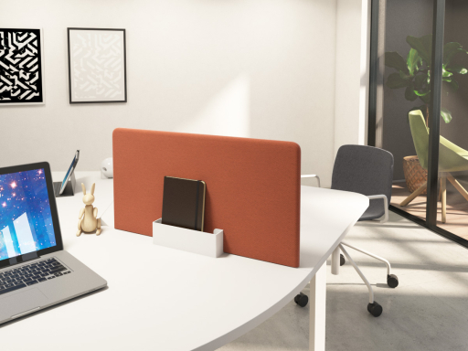 Cloisonnette acoustique autoportante pour bench INDEX