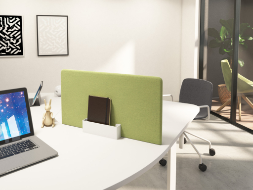 Cloisonnette acoustique autoportante pour bench INDEX