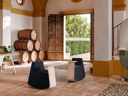 Pouf à bascule avec tablette auxiliaire DOKI, fabriqué en Espagne
