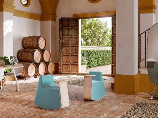 Pouf à bascule avec tablette auxiliaire DOKI, fabriqué en Espagne