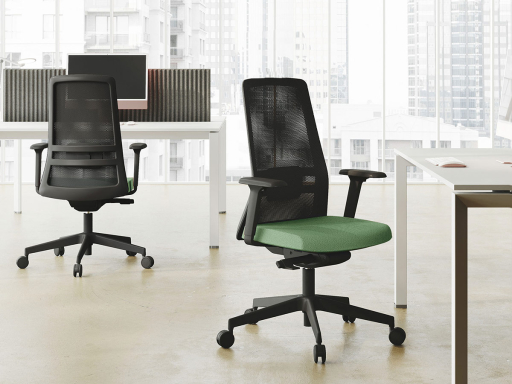 Siège de travail ergonomique avec dossier résille, assise tapissée et soutien lombaire