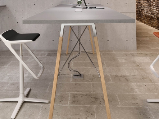 Vertèbre passe-câbles pour bureaux et tables