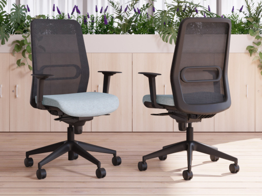 Siège de bureau avec dossier résille et structure noire, made in Spain