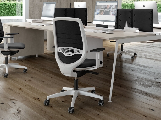 Siège de bureau dossier tapissé et structure blanche