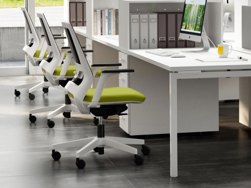 Siège de bureau contemporain blanc, dossier résille