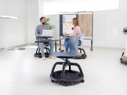 Chaise de formation CLOUDY giratoire avec roulettes, tablette écritoire et porte-objet