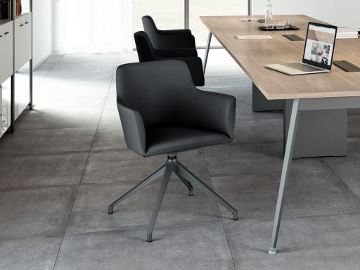 Fauteuil de réunion ESTEL avec base pyramidale en simili cuir; fabriqué en Italie