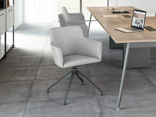 Fauteuil de réunion ESTEL avec base pyramidale en simili cuir; fabriqué en Italie