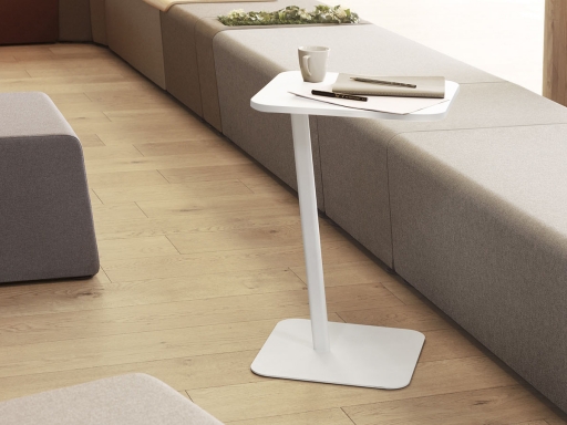 Petite table d'appoint pour banquettes, made in France