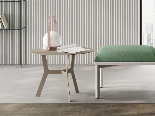 Table de café design en métal, fabriqué en Italie