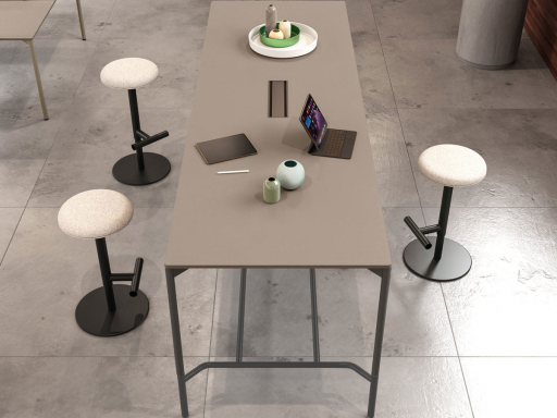 Table de réunion haute avec repose pieds, fabriqué en Italie