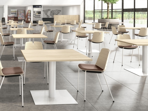 Table carrée INDY, fabriquée en Espagne