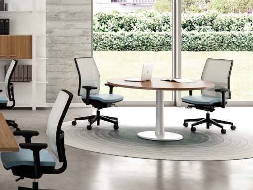 Table de réunion ronde pratique