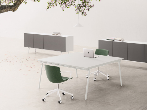 Table de réunion carrée GLID, fabriqué en Italie