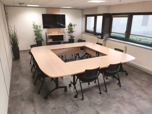 Table de réunion modulable, pliante, à roulettes fermé
